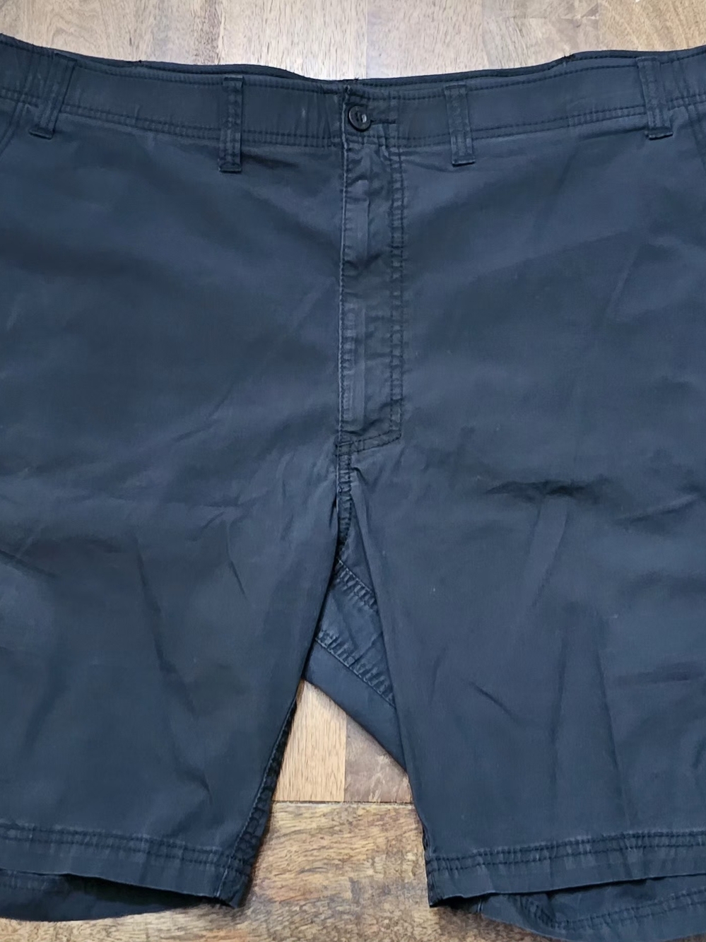 Lee Extreme Motion Men's Black Stretchy Flat-Front Cargo Shorts
